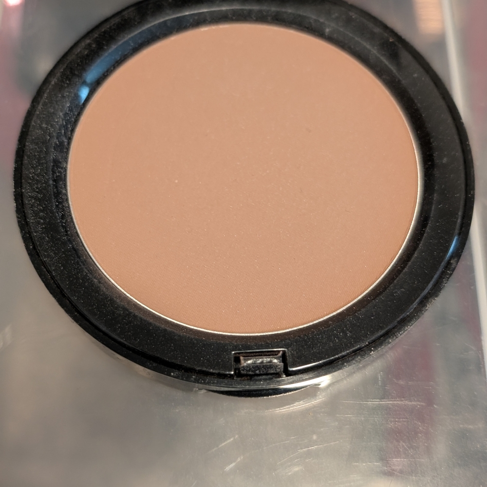 Bobbi Brown Tan Setting Powder Smooth Matte Finish